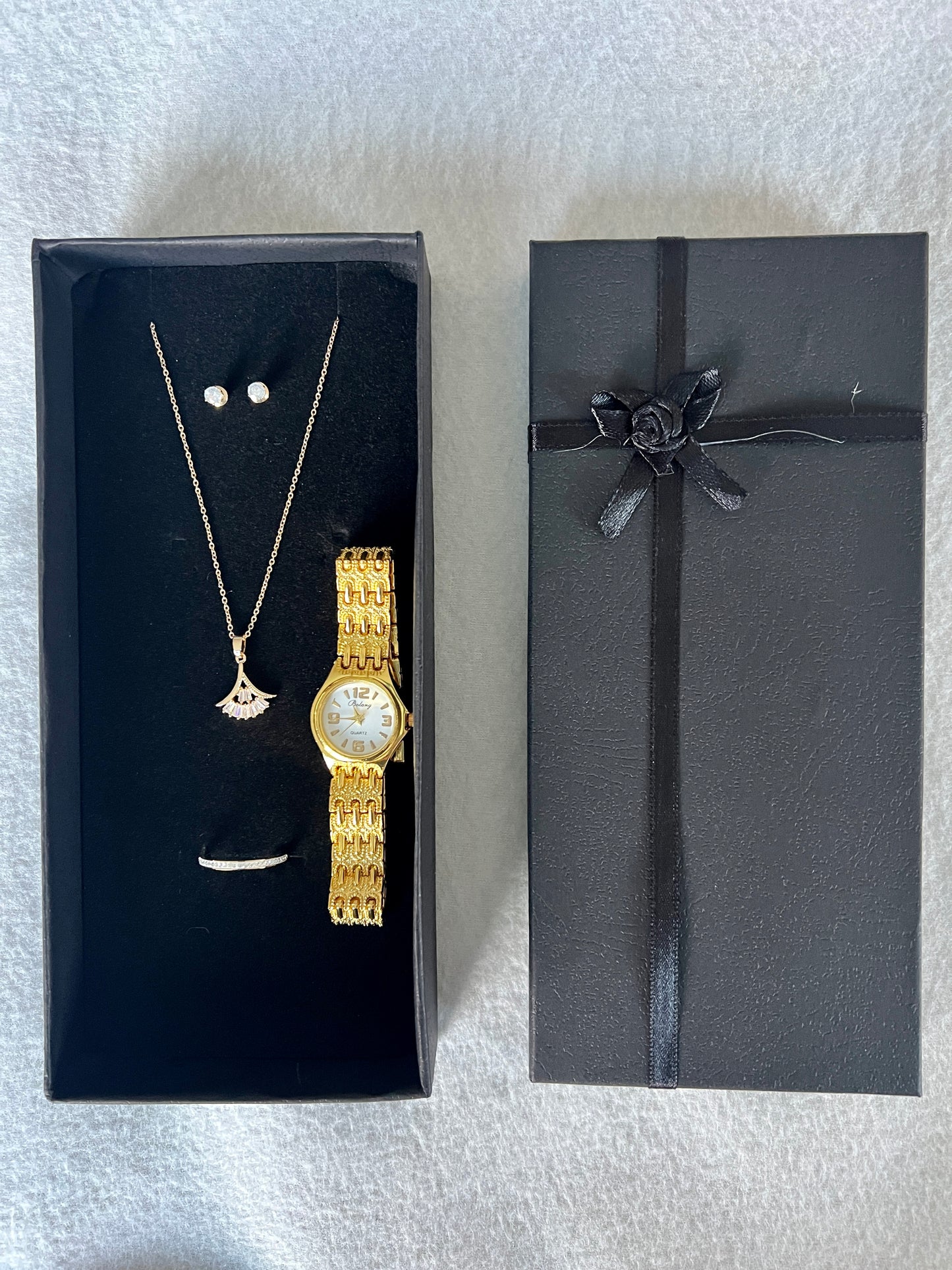 4 Piece Jewellery set Gold BR WCH